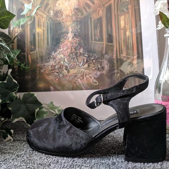 Rounded Toe Strapped Chunky Black Heels - Picture 2 of 2